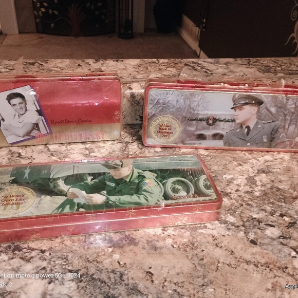 Elvis Presley Collectible Tin Set.Elvis collectibles Un opened chocolates - Picture 4 of 6
